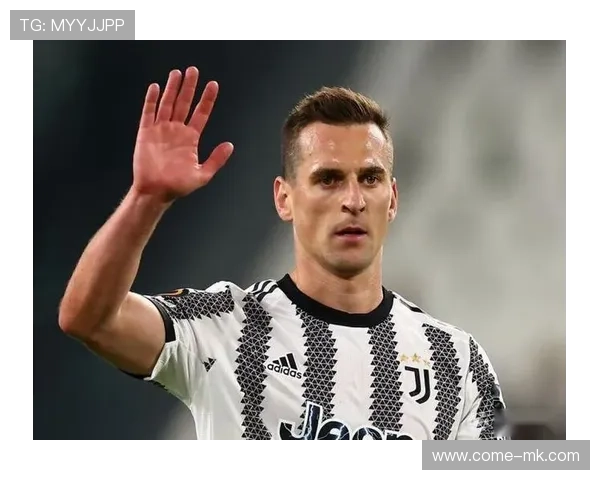 尤文米利克禁区内灵巧摆脱后速射成就闪击