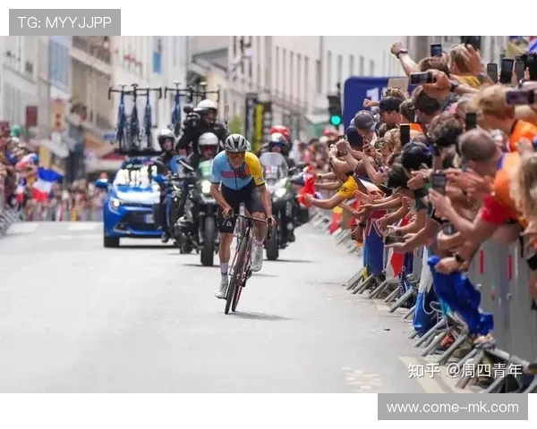 阿尔·哈姆达乌伊在巴黎奥运会男足比赛中展现出强大的进攻能力